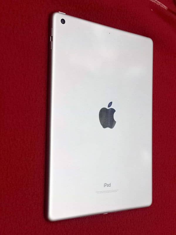 iPad 6th Generation - 128 GB - Apple iPad 1