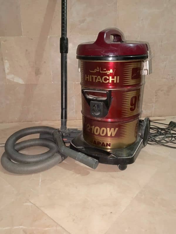 HITACHI 2100W vacuum cleaner 1