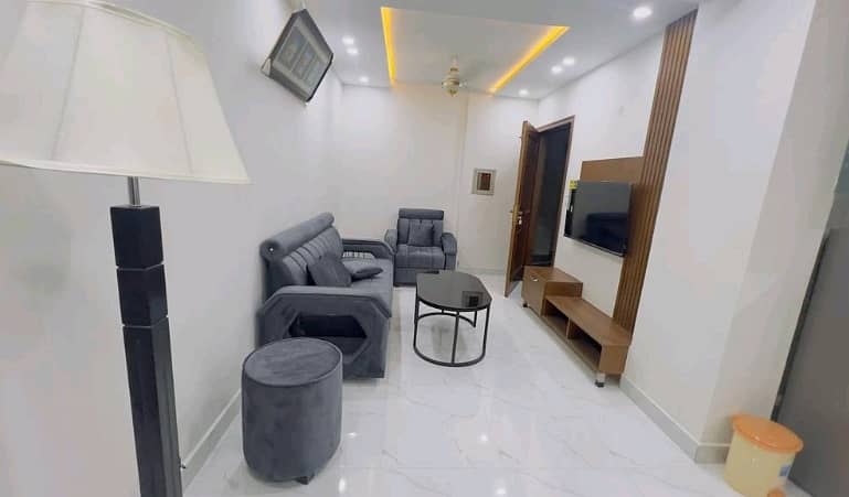 In Bahria Town - Sector E 500 Square Feet Flat For sale 2