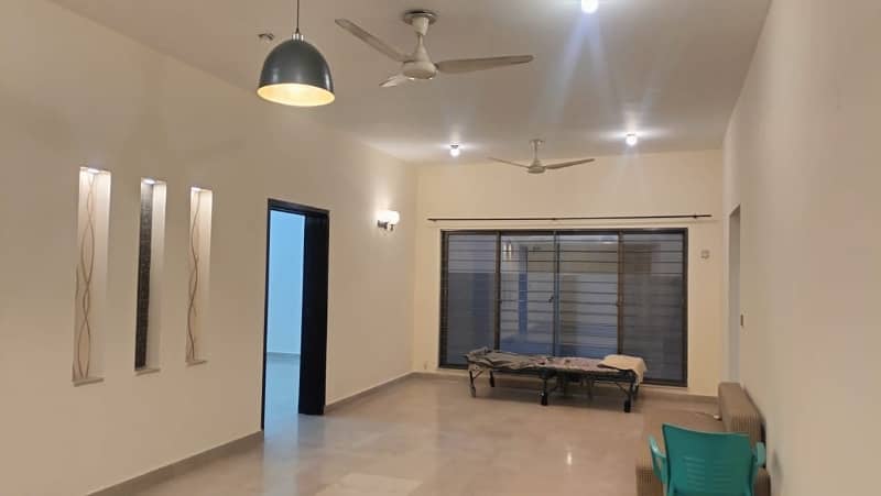 Perfect 1 Kanal House In Bahria Town - Sector E For sale 9