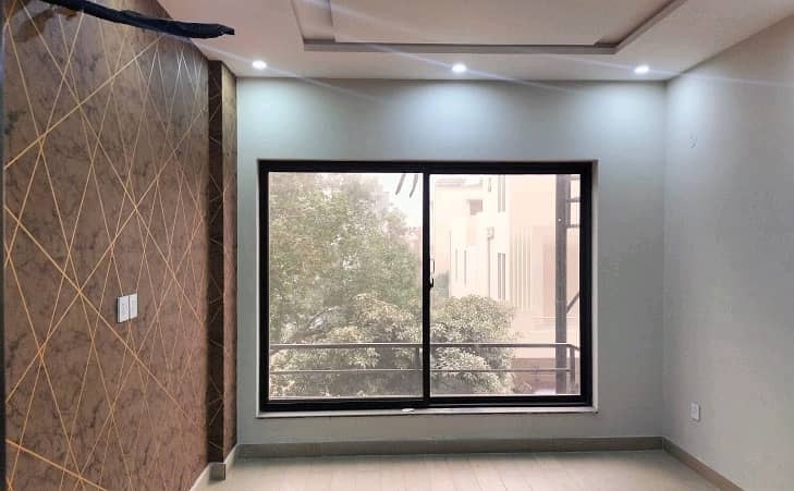 Highly-Desirable House Available In Bahria Town - Sector E For sale 6