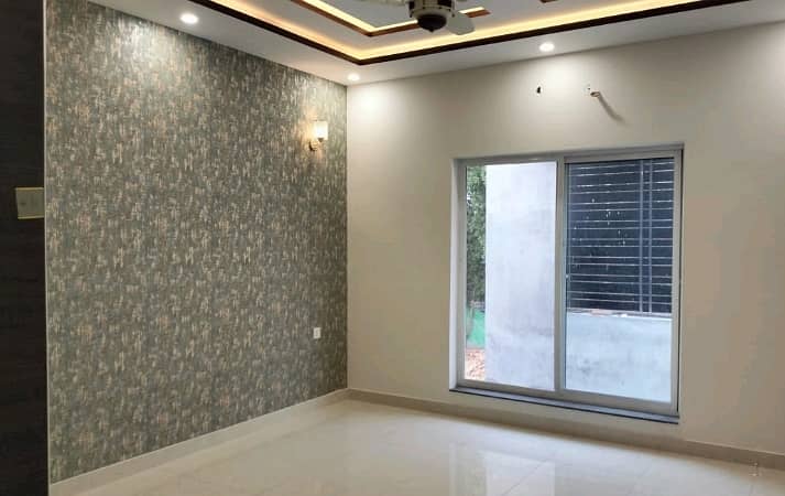 1 Kanal House Is Available In Affordable Price In Bahria Town - Sector E 0