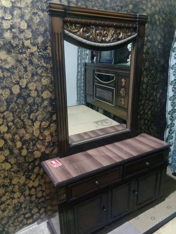 Double bed king size & Dressing Table 1