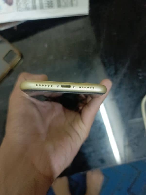 iphone 11 pta approved ( sealed phone) 3