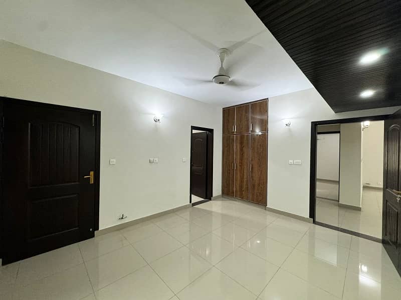 3 Bed Apartment For Sale In Askari 10 Lahore 14