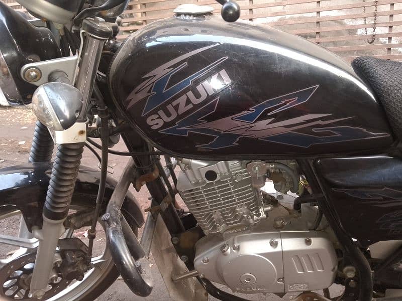 I m selling my Suzuki 150 lush condition and totel genioun 2