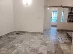 5 marla house for rent in johar Town block B  facing park wali gali  tile flooring  main apporced  hot location  near to main apporced