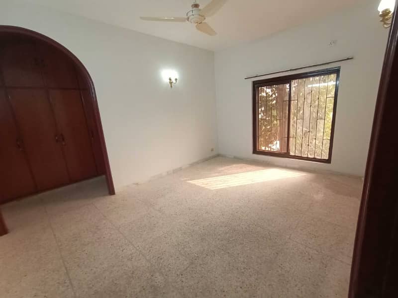 2 Kanal Beautiful House with Basement Hall for Sale in DHA Phase 3 22