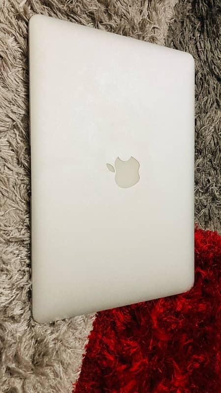 MacBook Air 2017, 13-inch, 4GB RAM, 128GB SSD - Perfect Condition 12