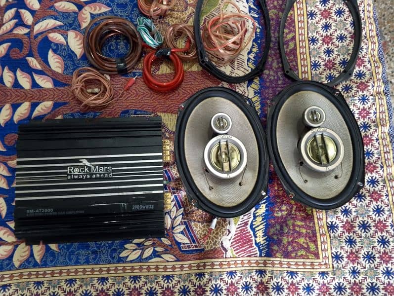 2 Kenwood speakers kfc-718 and 2 ch amplifier 2