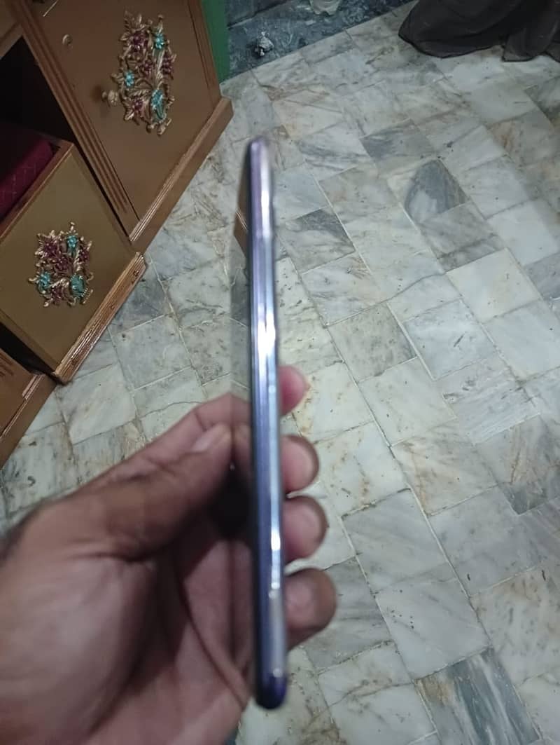 Vivo v20  = 03034002300 9