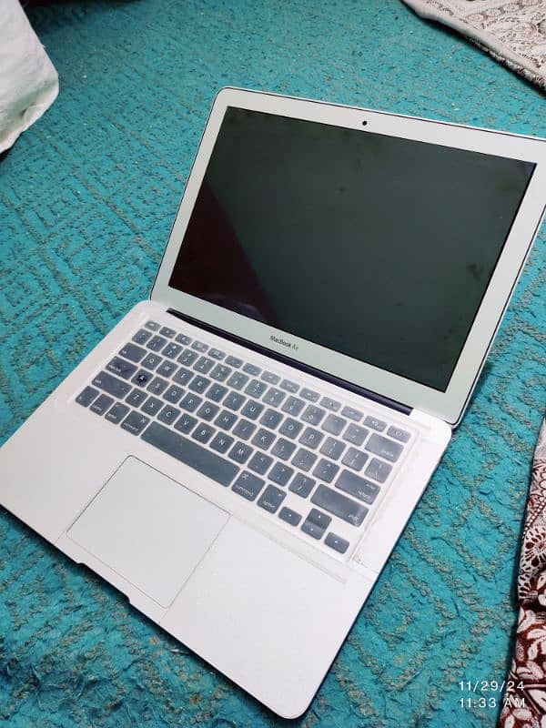 MacBook Air Early 2015 13inch 9/10 1