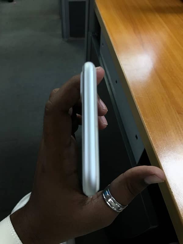 Iphone 8 plus 64 GB non PTA 2