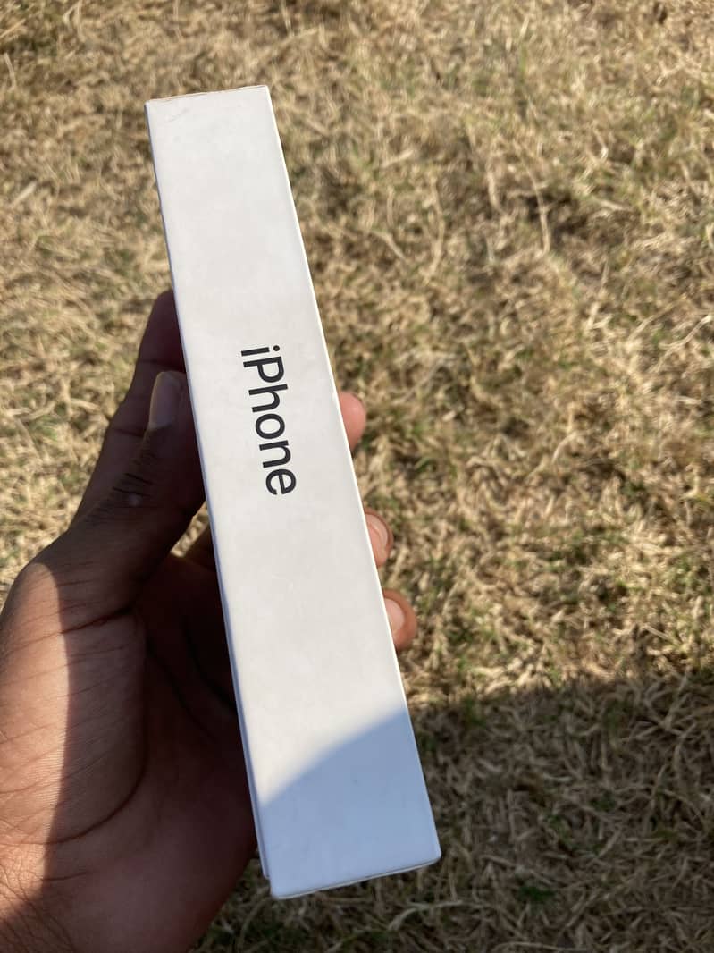 Iphone SE 2020 | 64 GB | Non pta | Jv | 4 month sim available 6