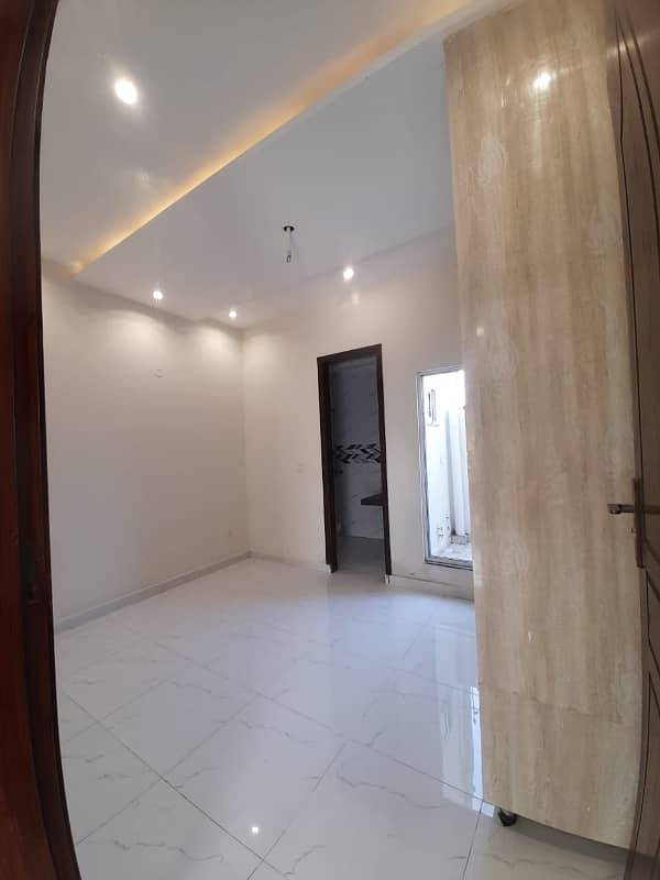 5 MARLA BRAND NEW HOUSE FOR SALE IN NASHEMAN IQBAL PHASE 2 BLOCK A2 4