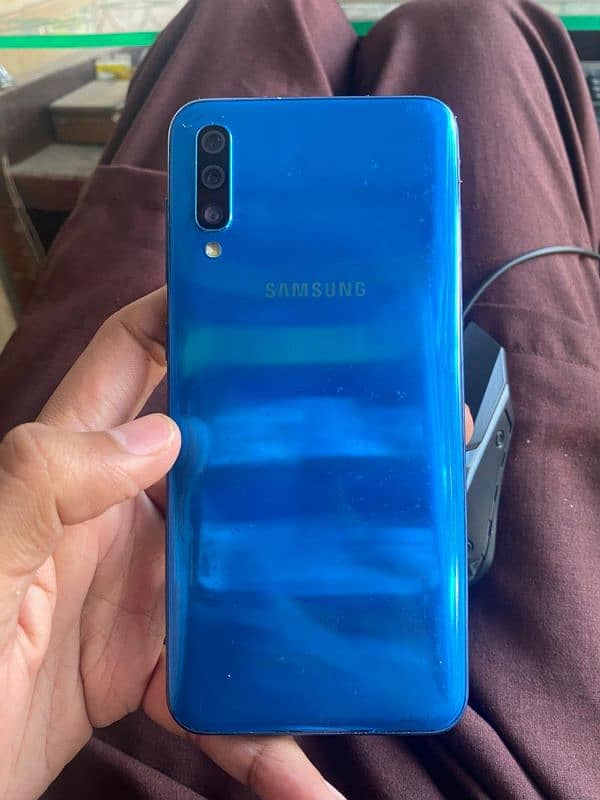 Samsung a50 0