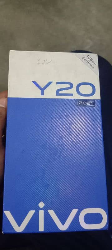 vivo y20 4/64 with box +charger 5