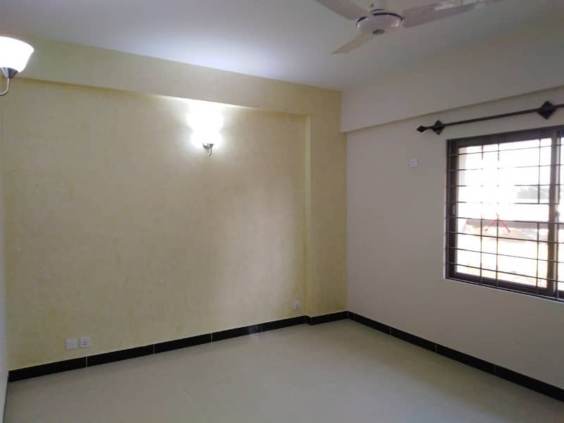 Double Storey 240 Square Yards House Available In Gulshan-E-Iqbal - Block 5 For Sale 1