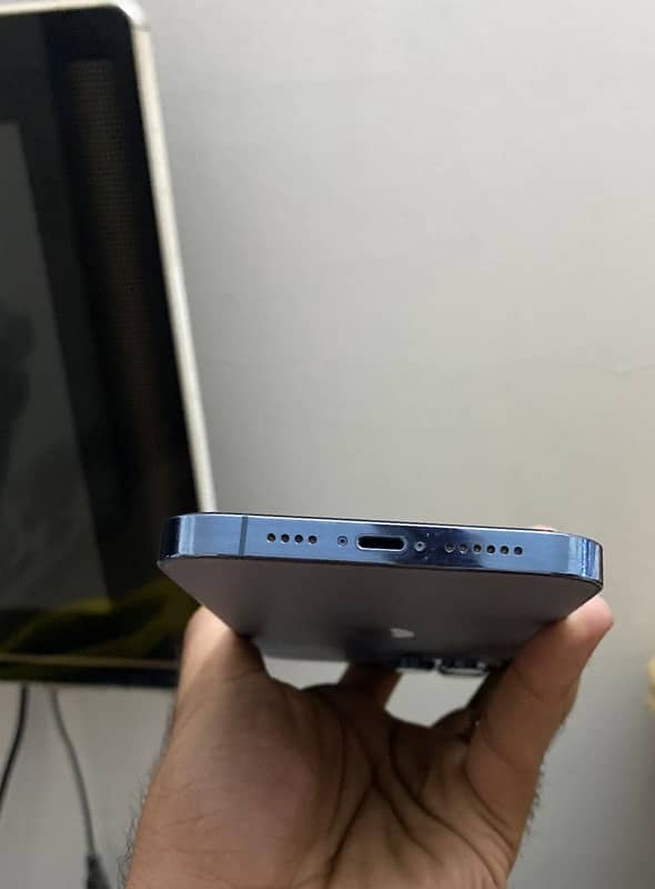 13pro max ( sierra blue) 128gb Factory unlock  No pta  89% 7