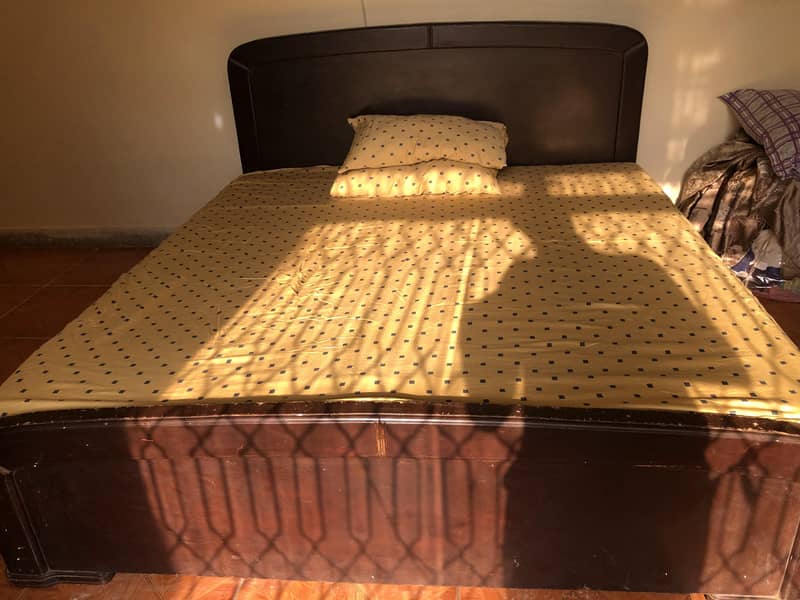 wooden King size Bed Available 3