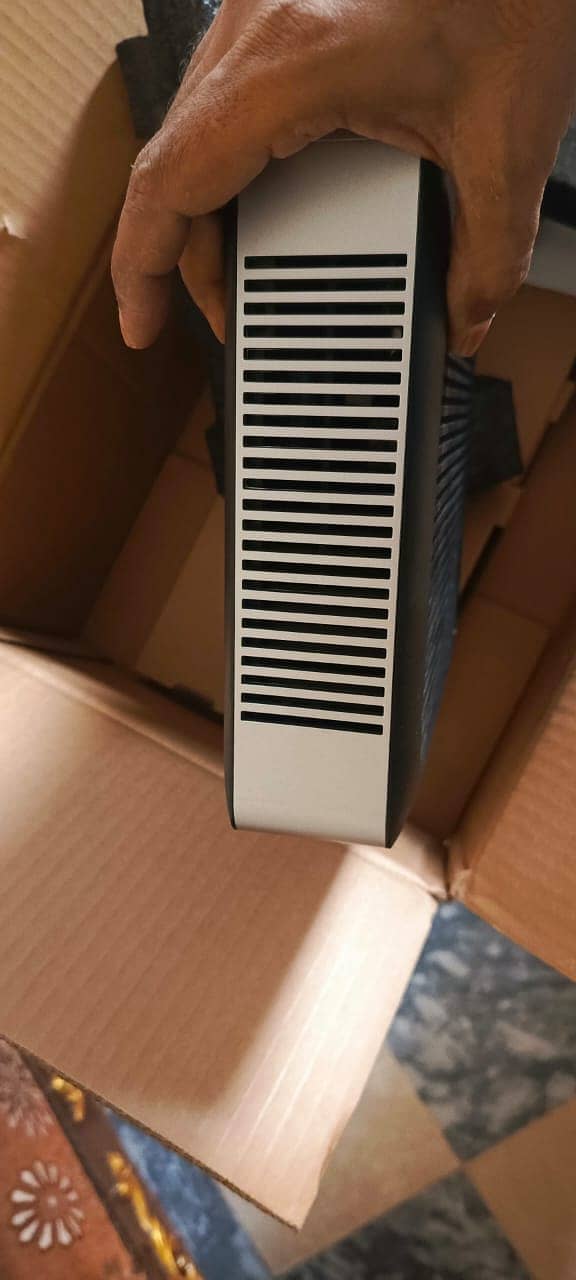 Hp Thin client T-730 / 128 GB SSD / 1GB graphics card 6