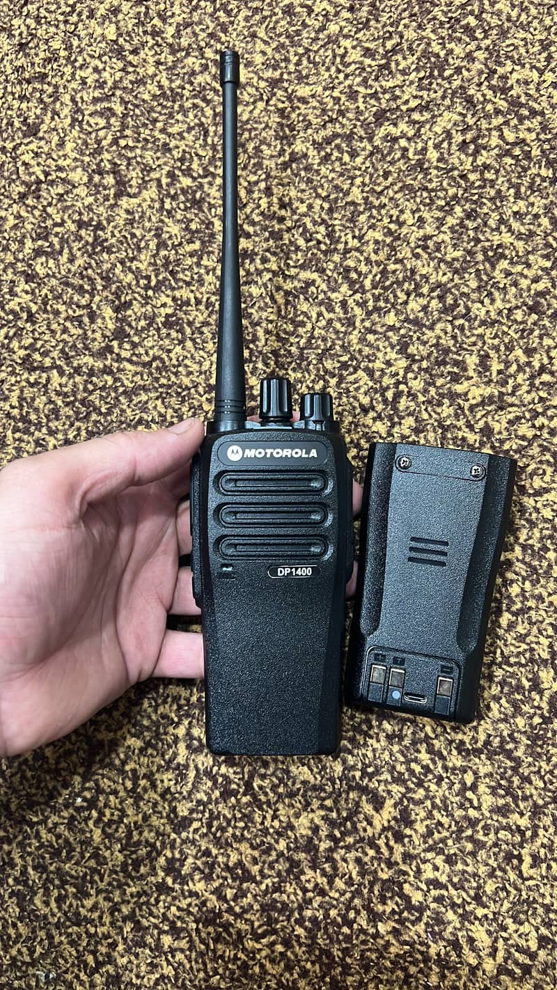 motorola walkie talkie / walkie talkie  / wireless set / intercom 4