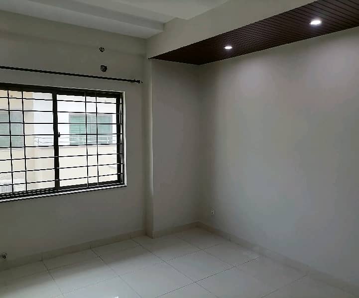 12 Marla Flat In Only Rs. 105000 6