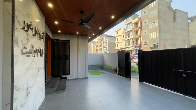 TOTALLY FURNISHED 10 MARLA BRAND NEW HOUSE AVAILABLE FOR SALE (AT REASONABLE PRICE) IN CITI HOUSING GUJRANWALA 4