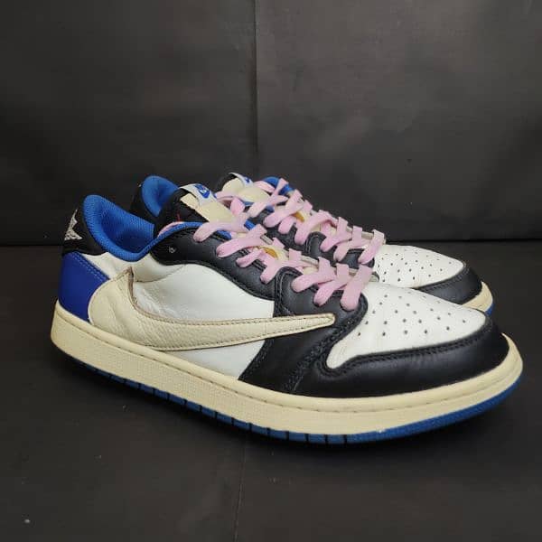 Nike Jordan Retro Low OG SP Fragments x Travis Scott 1