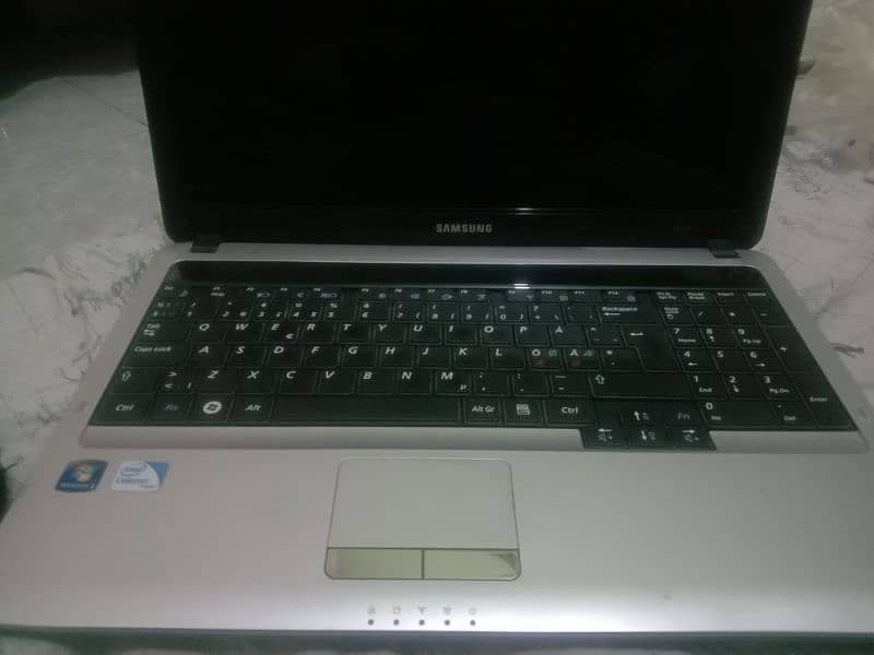 Samsung RV510 2011 Intel Dual Core 2.3GHz, 4GB RAM laptop, urgent sale 1