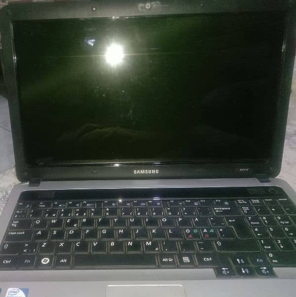 Samsung RV510 2011 Intel Dual Core 2.3GHz, 4GB RAM laptop, urgent sale 2