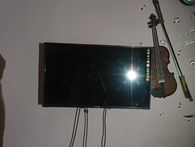 30" LCD TV Aftron 0