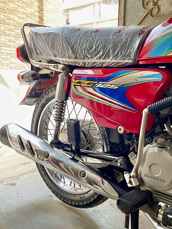 Honda CG 125 2022 Model Karachi Number 4