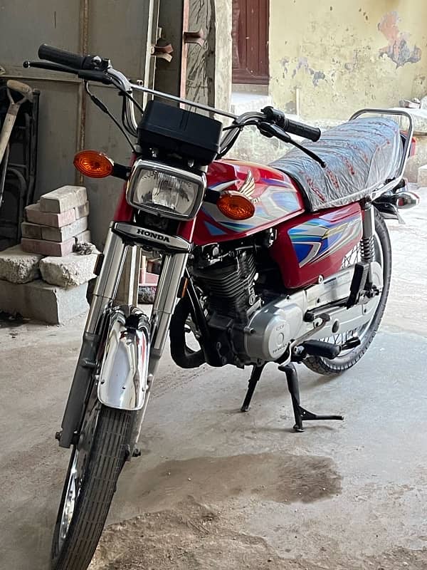 Honda CG 125 2022 Model Karachi Number 7