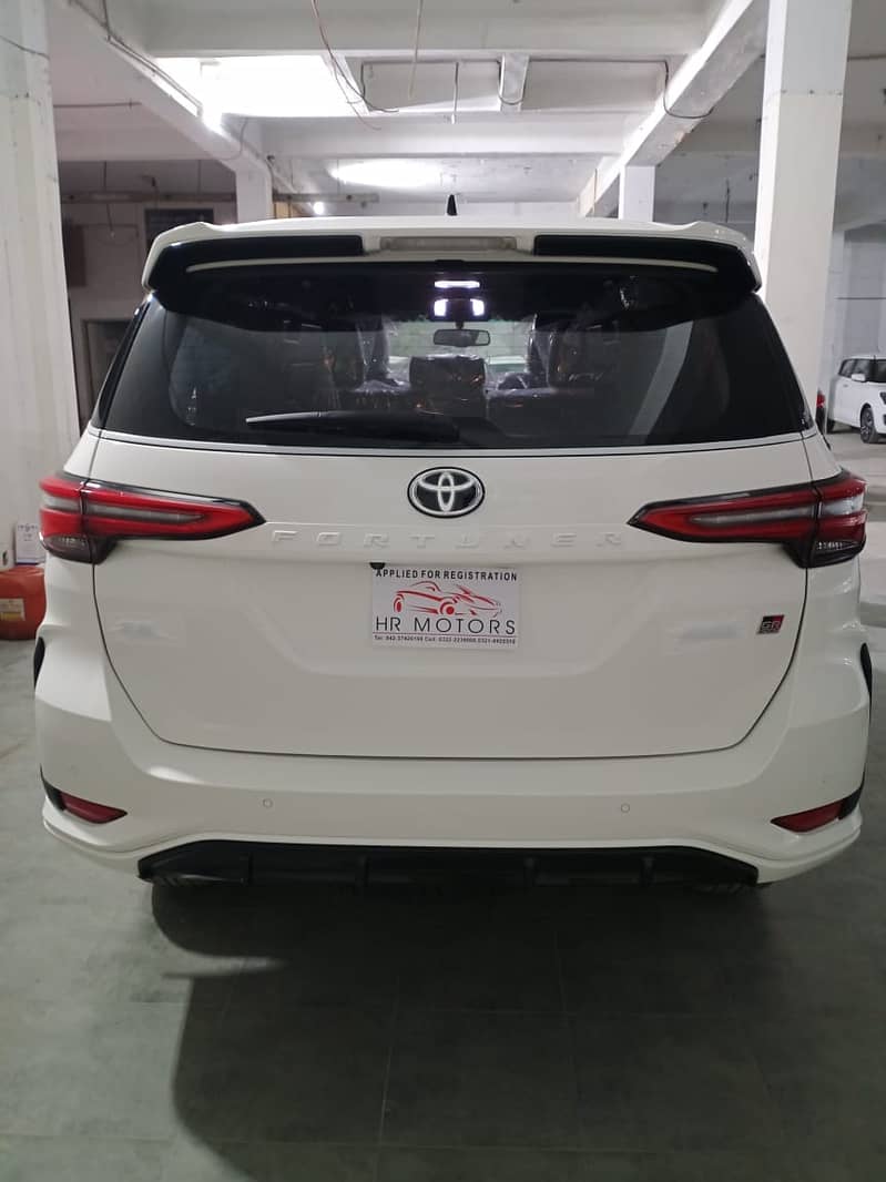 Toyota Fortuner Grs 2024 5