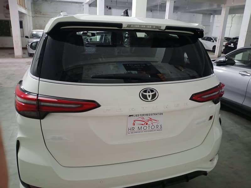 Toyota Fortuner Grs 2024 7