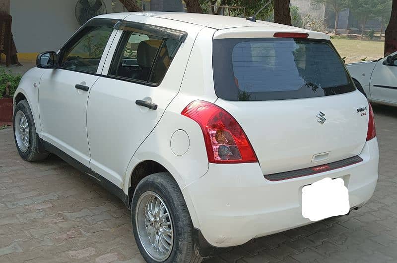 Suzuki Swift DX 2013 3