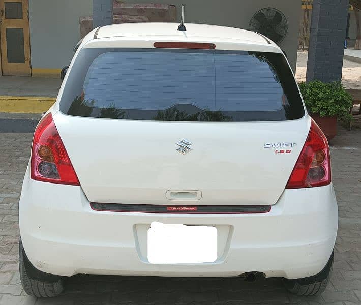 Suzuki Swift DX 2013 4