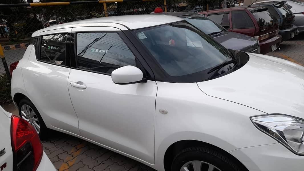 Suzuki Swift 2024 GL CVT 4