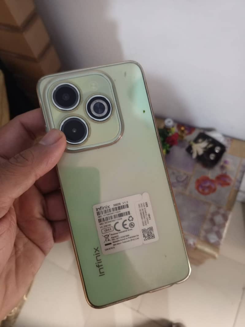 Infinix hot 40i bulkul new . Warranty available. Box charger availabl 5