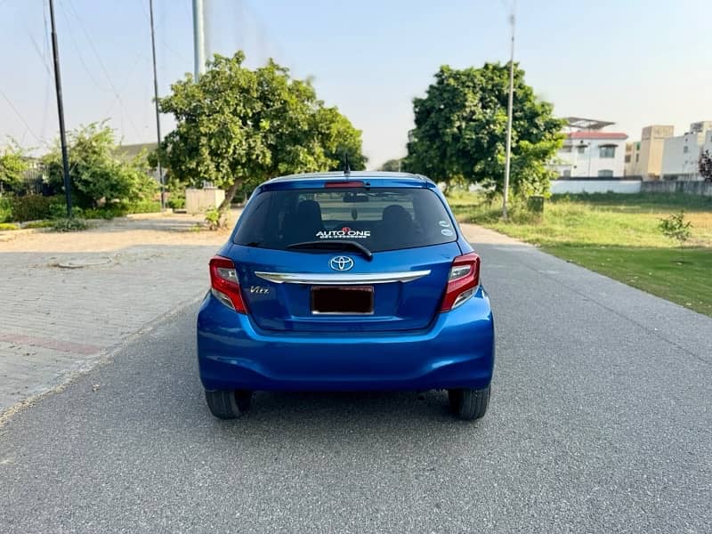 Toyota Vitz 2015 Genuine Condition 3