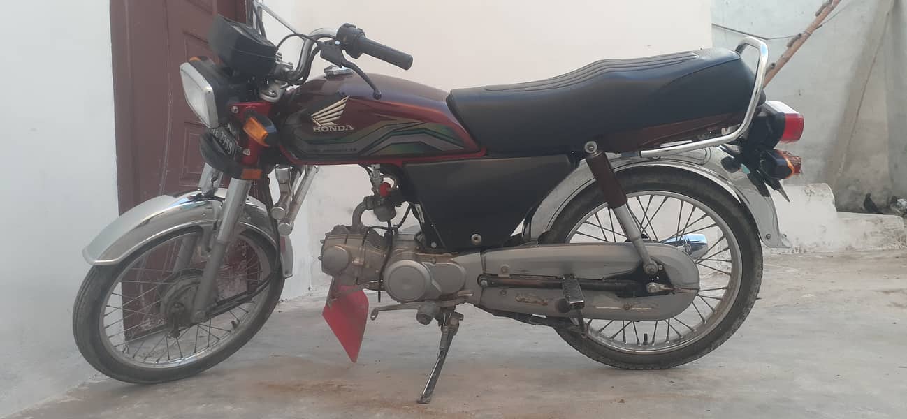 Honda CD 70 2023 5