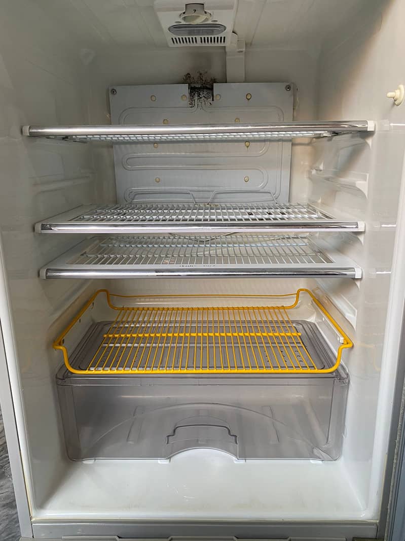 Dawlance Refrigerator For Sale 7