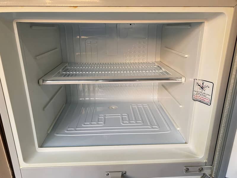 Dawlance Refrigerator For Sale 8