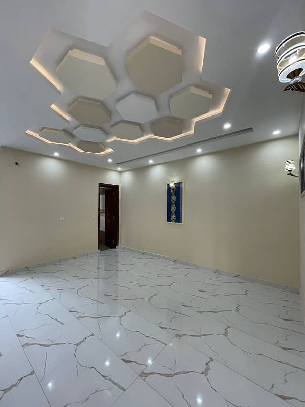 BEHIND INDUS HOSPITAL 10 MARLA HOT LOCATION HOUSE AVAILABLE FOR SALE IN JUBILEE TOWN 4