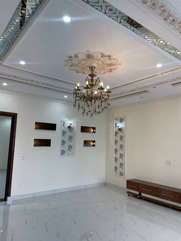 BEHIND INDUS HOSPITAL 10 MARLA HOT LOCATION HOUSE AVAILABLE FOR SALE IN JUBILEE TOWN 16