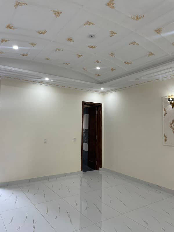 BEHIND INDUS HOSPITAL 10 MARLA HOT LOCATION HOUSE AVAILABLE FOR SALE IN JUBILEE TOWN 18