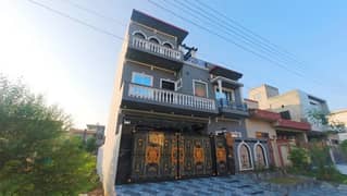 Prime Location 10 Marla House In LDA Avenue - Block J Best Option