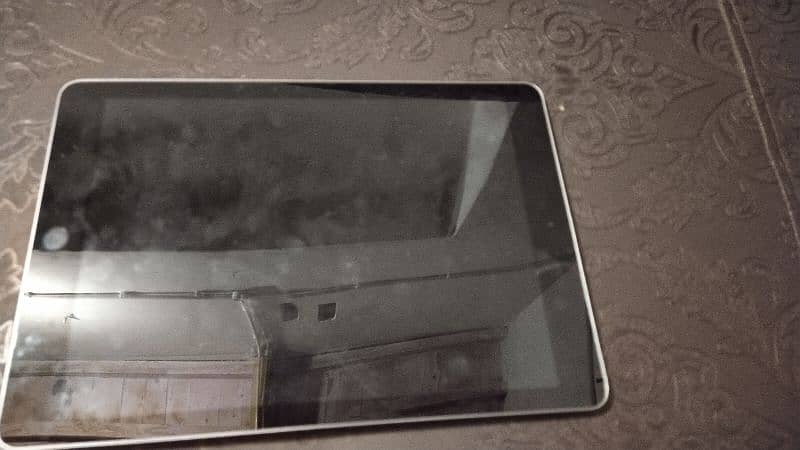 iPad 6th generation urgent sell 32GB with box only touch break 6