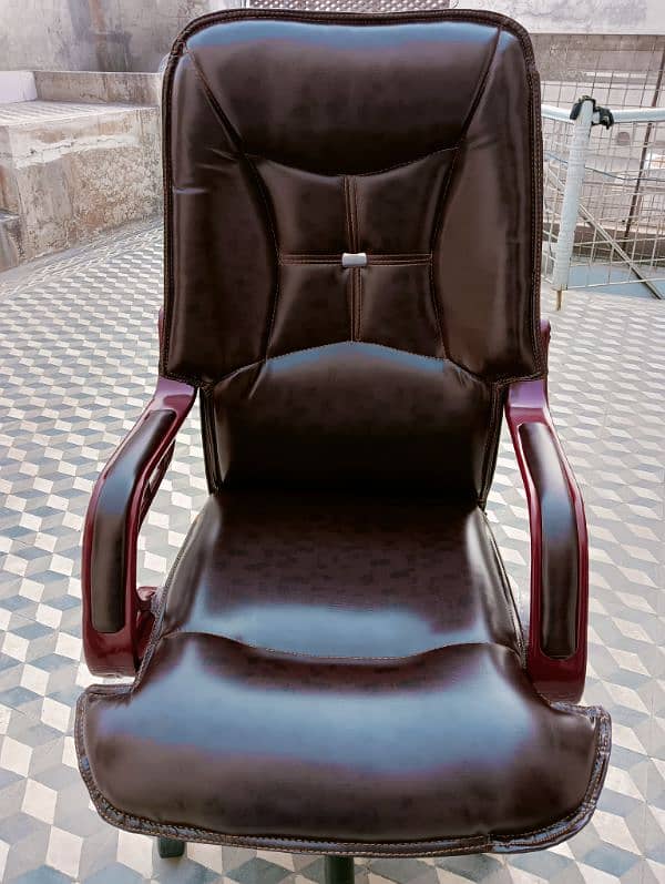 Office Chair For Sale 10 by 10 Condition Urgent Sale 0